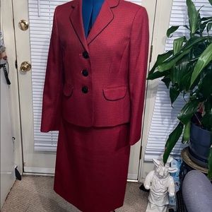 Le sure separates jacket @ skirt nwot